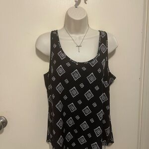 Black and White Patterned Women's Top